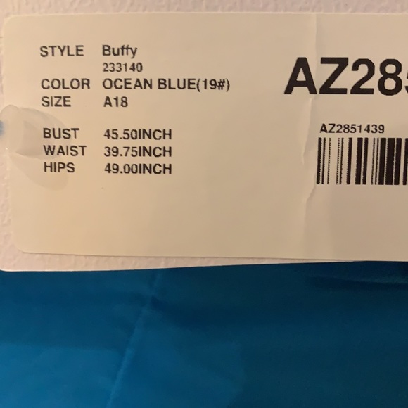 Formal gown - Picture 6 of 7